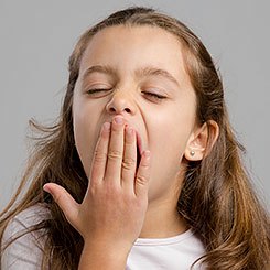 Warum gähnen Menschen eigentlich? © colourbox.de